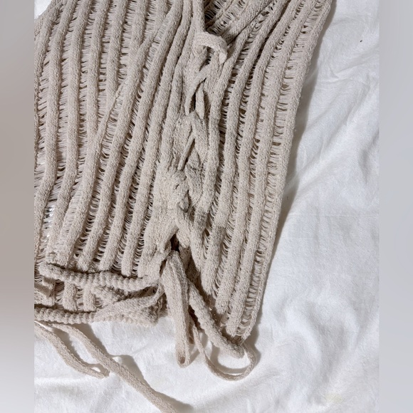 H&M Ladder Stitch Sleeveless Top - Picture 6 of 7